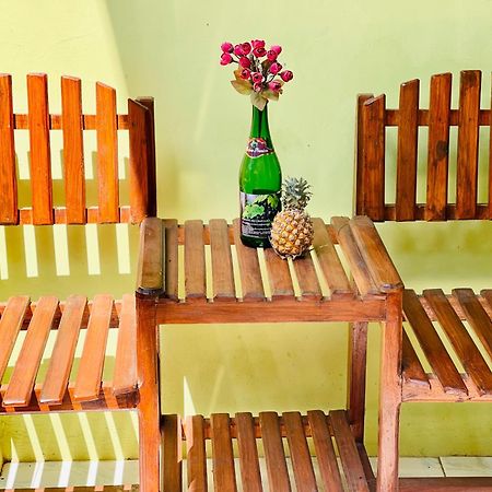 Kurnia Family Homestay & Restaurant! Huu Εξωτερικό φωτογραφία