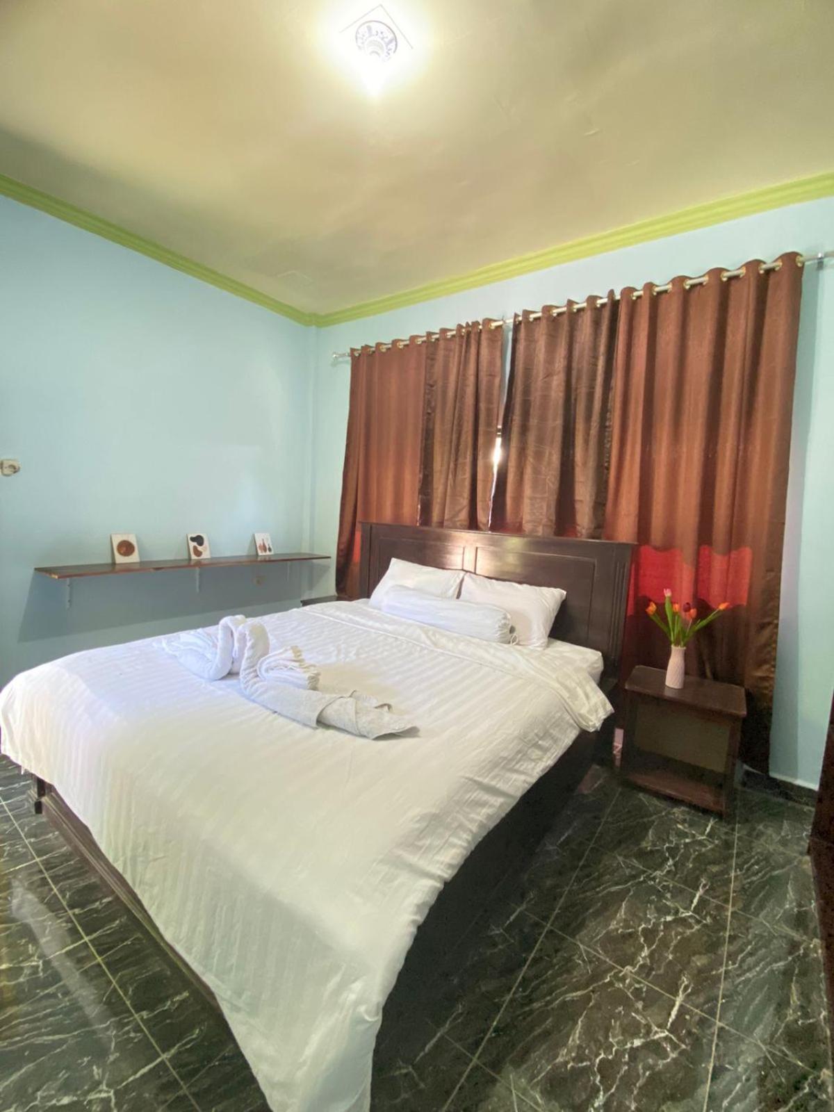 Kurnia Family Homestay & Restaurant! Huu Εξωτερικό φωτογραφία