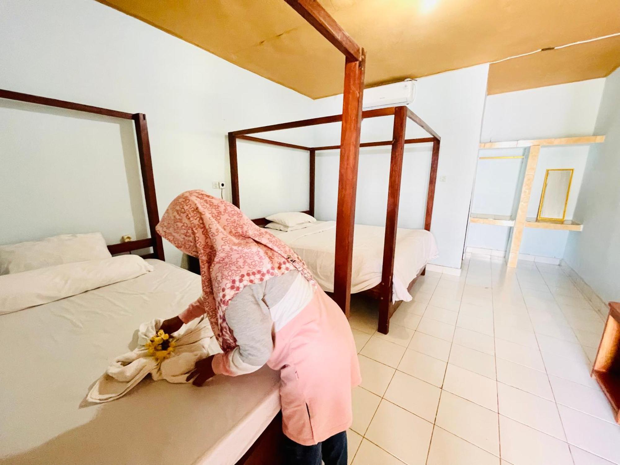 Kurnia Family Homestay & Restaurant! Huu Εξωτερικό φωτογραφία